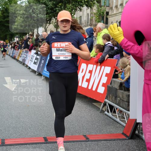 14.06.2026 - REWE Women's Run Strokosch-Dieckow http://msf.ph/oto/9768014 14.06.2026 09:53:03 Ziel 10629, 10833, 10984, 11123, 11485 meine-sportfotos.de