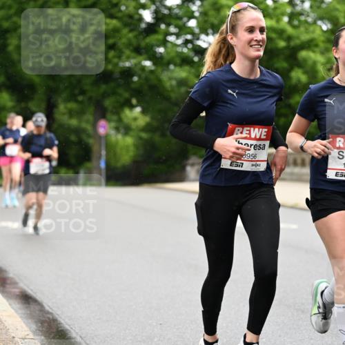 14.06.2026 - REWE Women's Run Dr. Thomas Lammeyer http://msf.ph/oto/9768049 14.06.2026 09:44:39 Laufen 956, 11171 meine-sportfotos.de