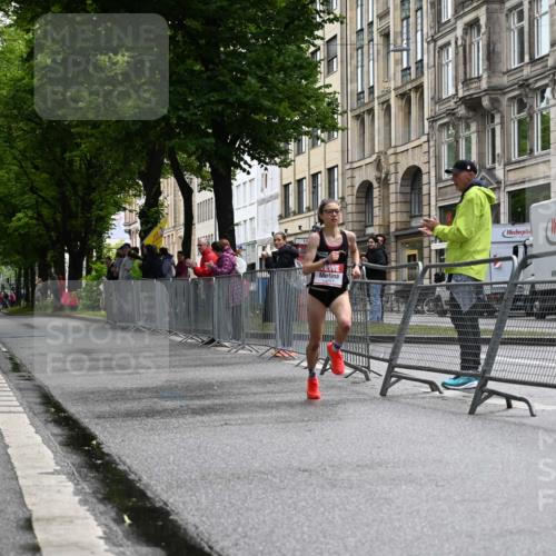 14.06.2026 - REWE Women's Run J. Mangold http://msf.ph/oto/9768062 14.06.2026 09:36:00 Ziel 10051 meine-sportfotos.de