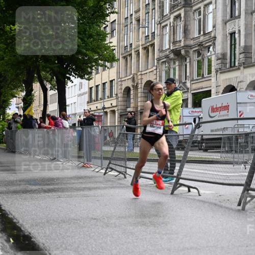 14.06.2026 - REWE Women's Run J. Mangold http://msf.ph/oto/9768071 14.06.2026 09:36:01 Ziel 10051 meine-sportfotos.de