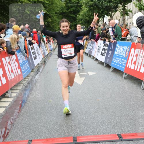 14.06.2026 - REWE Women's Run Strokosch-Dieckow http://msf.ph/oto/9768098 14.06.2026 09:53:10 Ziel 10833, 10943, 10984, 11416, 11510 meine-sportfotos.de