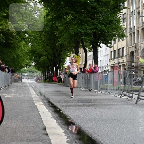 14.06.2026 - REWE Women's Run J. Mangold http://msf.ph/oto/9768120 14.06.2026 09:40:13 Ziel 11517 meine-sportfotos.de