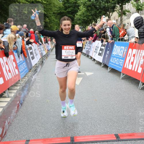 14.06.2026 - REWE Women's Run Strokosch-Dieckow http://msf.ph/oto/9768139 14.06.2026 09:53:10 Ziel 10833, 10943, 10984, 11416, 11510 meine-sportfotos.de