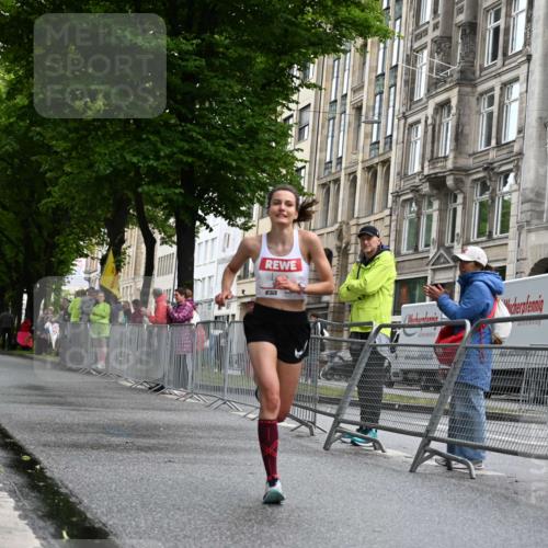 14.06.2026 - REWE Women's Run J. Mangold http://msf.ph/oto/9768145 14.06.2026 09:40:15 Ziel 11517 meine-sportfotos.de