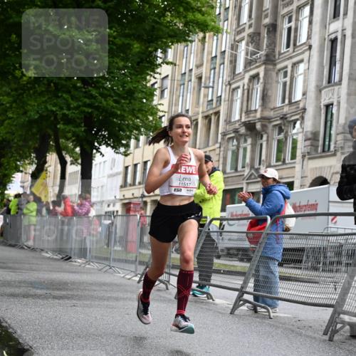14.06.2026 - REWE Women's Run J. Mangold http://msf.ph/oto/9768148 14.06.2026 09:40:15 Ziel 11517 meine-sportfotos.de