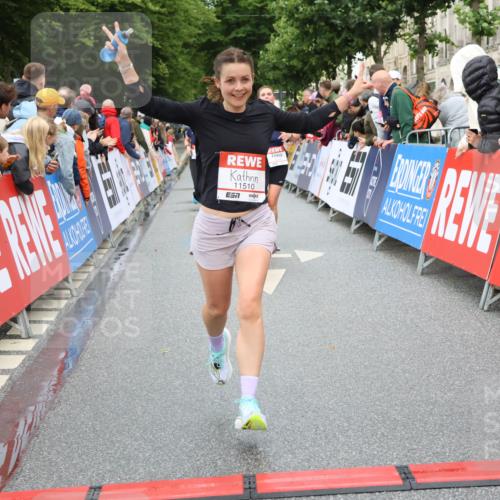 14.06.2026 - REWE Women's Run Strokosch-Dieckow http://msf.ph/oto/9768152 14.06.2026 09:53:10 Ziel 10833, 10943, 10984, 11416, 11510 meine-sportfotos.de