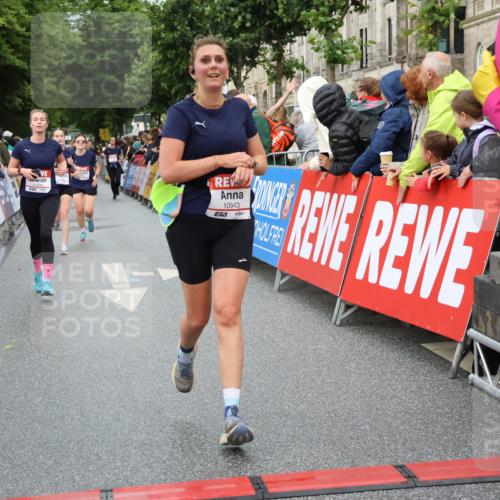 14.06.2026 - REWE Women's Run Strokosch-Dieckow http://msf.ph/oto/9768208 14.06.2026 09:53:13 Ziel 10693, 10943, 11173, 11416, 11510 meine-sportfotos.de