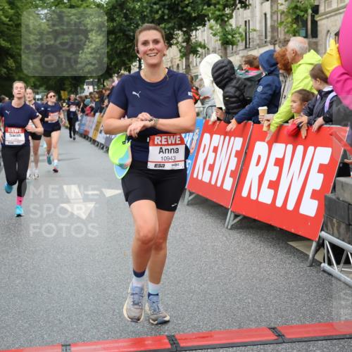 14.06.2026 - REWE Women's Run Strokosch-Dieckow http://msf.ph/oto/9768251 14.06.2026 09:53:13 Ziel 10693, 10943, 11173, 11416, 11510 meine-sportfotos.de