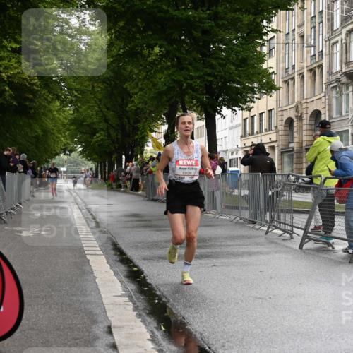 14.06.2026 - REWE Women's Run J. Mangold http://msf.ph/oto/9768264 14.06.2026 09:43:08 Ziel 11126 meine-sportfotos.de