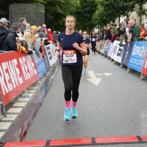 14.06.2026 - REWE Women's Run Strokosch-Dieckow http://msf.ph/oto/9768265 14.06.2026 09:53:14 Ziel 10693, 10768, 10943, 11173, 11416, 11510 meine-sportfotos.de