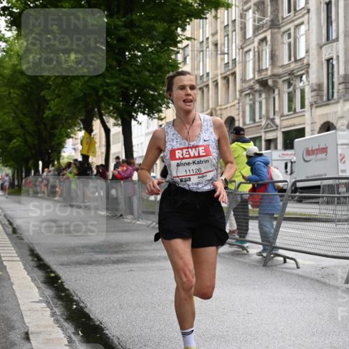 14.06.2026 - REWE Women's Run J. Mangold http://msf.ph/oto/9768278 14.06.2026 09:43:09 Ziel 11126 meine-sportfotos.de