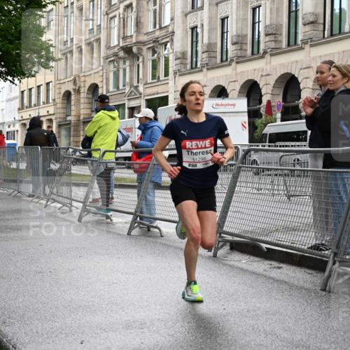 14.06.2026 - REWE Women's Run J. Mangold http://msf.ph/oto/9768315 14.06.2026 09:43:41 Ziel 10859, 11296 meine-sportfotos.de