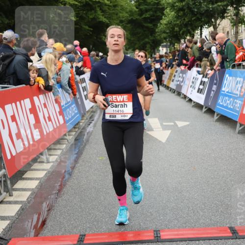14.06.2026 - REWE Women's Run Strokosch-Dieckow http://msf.ph/oto/9768322 14.06.2026 09:53:15 Ziel 10693, 10768, 10943, 11173, 11416, 11510 meine-sportfotos.de