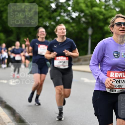 14.06.2026 - REWE Women's Run Dr. Thomas Lammeyer http://msf.ph/oto/9768333 14.06.2026 09:45:02 Laufen 105, 0482 meine-sportfotos.de