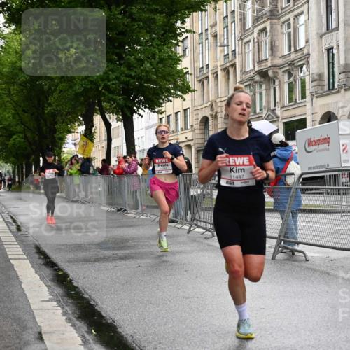 14.06.2026 - REWE Women's Run J. Mangold http://msf.ph/oto/9768340 14.06.2026 09:44:06 Ziel 10245, 10481, 11447 meine-sportfotos.de