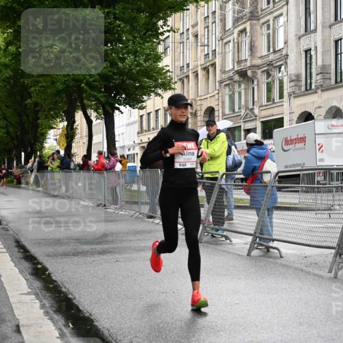 14.06.2026 - REWE Women's Run J. Mangold http://msf.ph/oto/9768358 14.06.2026 09:44:09 Ziel 10245, 10481, 11447 meine-sportfotos.de