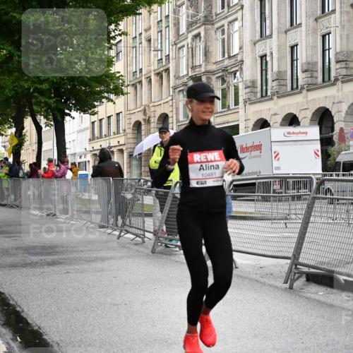 14.06.2026 - REWE Women's Run J. Mangold http://msf.ph/oto/9768363 14.06.2026 09:44:10 Ziel 10245, 10481, 11447 meine-sportfotos.de