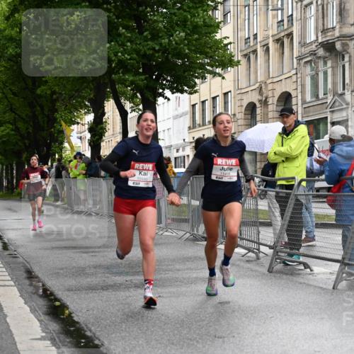 14.06.2026 - REWE Women's Run J. Mangold http://msf.ph/oto/9768379 14.06.2026 09:44:18 Ziel 10328, 10480, 11418 meine-sportfotos.de