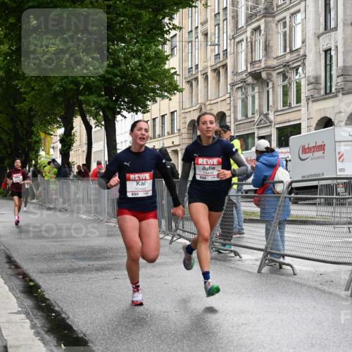 14.06.2026 - REWE Women's Run J. Mangold http://msf.ph/oto/9768385 14.06.2026 09:44:18 Ziel 10328, 10480, 11418 meine-sportfotos.de