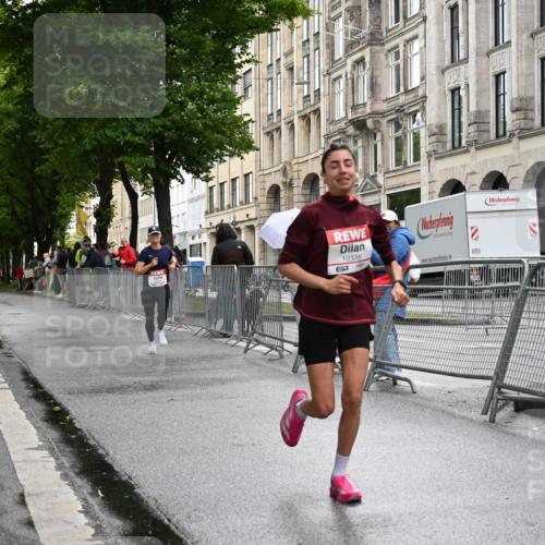14.06.2026 - REWE Women's Run J. Mangold http://msf.ph/oto/9768405 14.06.2026 09:44:23 Ziel 10328, 10480, 11079, 11418 meine-sportfotos.de