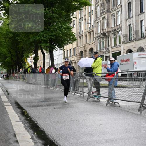 14.06.2026 - REWE Women's Run J. Mangold http://msf.ph/oto/9768409 14.06.2026 09:44:24 Ziel 10328, 11079 meine-sportfotos.de