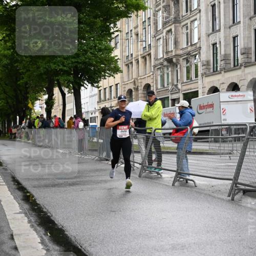 14.06.2026 - REWE Women's Run J. Mangold http://msf.ph/oto/9768416 14.06.2026 09:44:25 Ziel 10328, 11079 meine-sportfotos.de