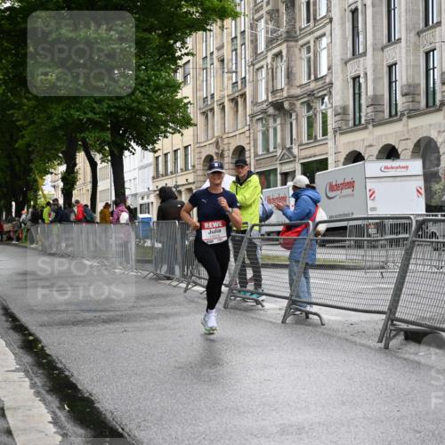 14.06.2026 - REWE Women's Run J. Mangold http://msf.ph/oto/9768418 14.06.2026 09:44:25 Ziel 10328, 11079 meine-sportfotos.de