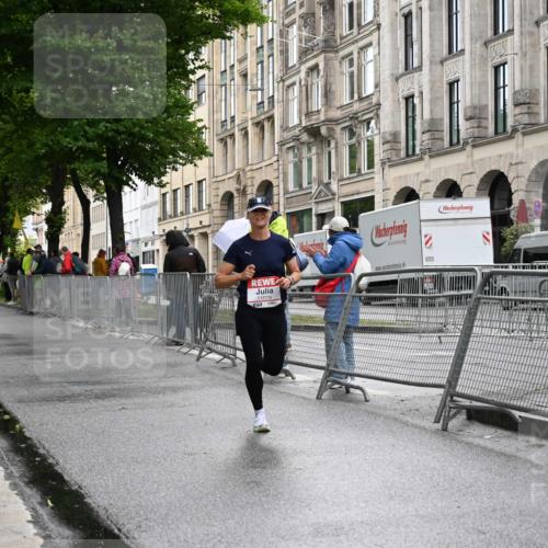 14.06.2026 - REWE Women's Run J. Mangold http://msf.ph/oto/9768420 14.06.2026 09:44:25 Ziel 10328, 11079 meine-sportfotos.de