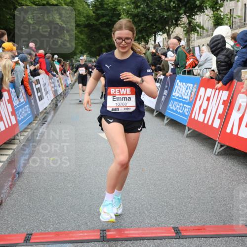 14.06.2026 - REWE Women's Run Strokosch-Dieckow http://msf.ph/oto/9768440 14.06.2026 09:53:18 Ziel 10693, 10768, 10943, 11173, 11212, 11416, 11510 meine-sportfotos.de