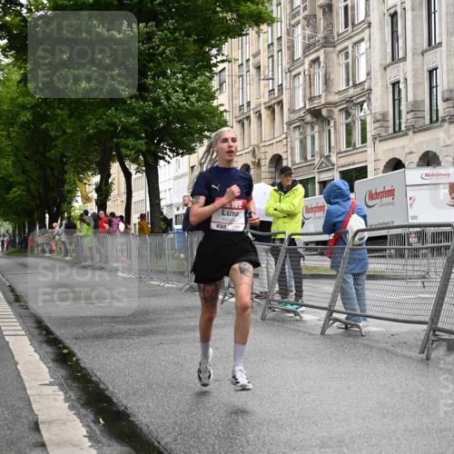 14.06.2026 - REWE Women's Run J. Mangold http://msf.ph/oto/9768450 14.06.2026 09:45:49 Ziel 10020 meine-sportfotos.de