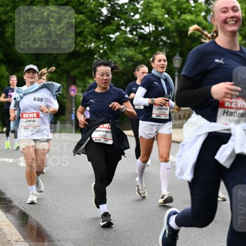14.06.2026 - REWE Women's Run Dr. Thomas Lammeyer http://msf.ph/oto/9768451 14.06.2026 09:45:11 Laufen 10831, 57, 10261, 57, 10320, 1085 meine-sportfotos.de