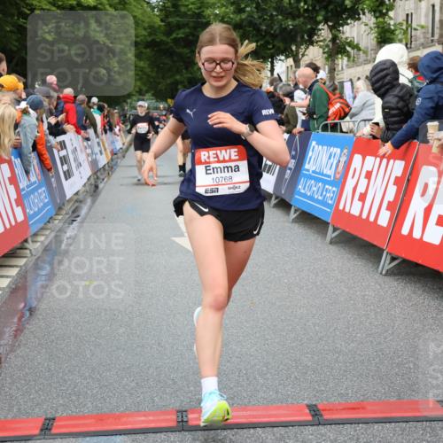 14.06.2026 - REWE Women's Run Strokosch-Dieckow http://msf.ph/oto/9768454 14.06.2026 09:53:18 Ziel 10693, 10768, 10943, 11173, 11212, 11416, 11510 meine-sportfotos.de
