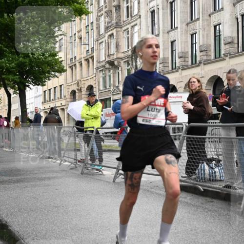 14.06.2026 - REWE Women's Run J. Mangold http://msf.ph/oto/9768457 14.06.2026 09:45:49 Ziel 10020 meine-sportfotos.de