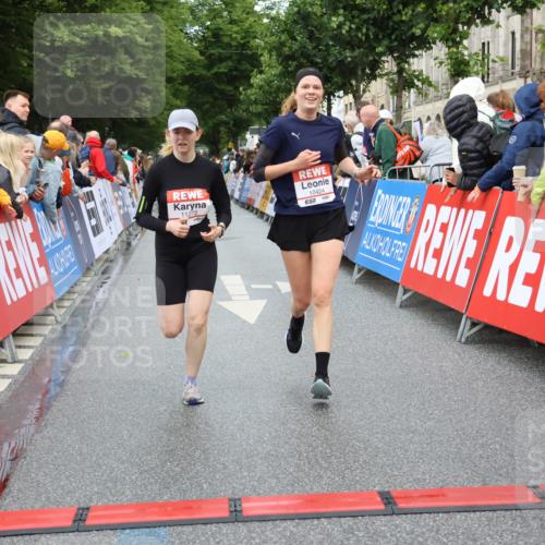 14.06.2026 - REWE Women's Run Strokosch-Dieckow http://msf.ph/oto/9768570 14.06.2026 09:53:23 Ziel 10107, 10424, 10693, 10768, 11173, 11212, 11272 meine-sportfotos.de