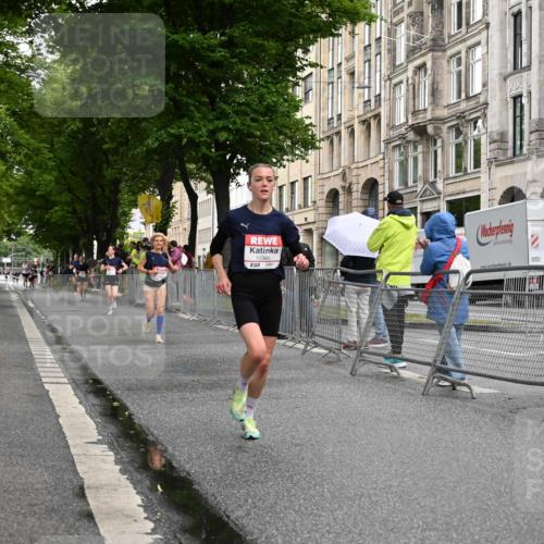 14.06.2026 - REWE Women's Run J. Mangold http://msf.ph/oto/9768576 14.06.2026 09:47:02 Ziel 10386, 10488, 10994 meine-sportfotos.de