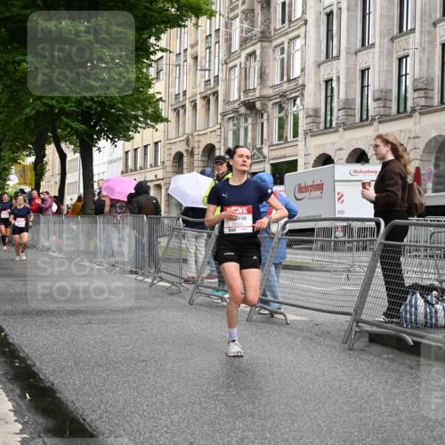 14.06.2026 - REWE Women's Run J. Mangold http://msf.ph/oto/9768609 14.06.2026 09:47:07 Ziel 10081, 10488, 10994 meine-sportfotos.de