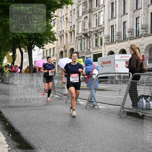 14.06.2026 - REWE Women's Run J. Mangold http://msf.ph/oto/9768613 14.06.2026 09:47:12 Ziel 10081, 10118, 10994 meine-sportfotos.de