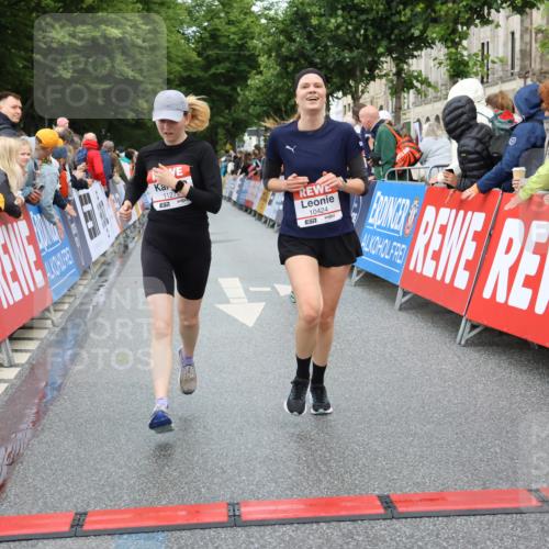 14.06.2026 - REWE Women's Run Strokosch-Dieckow http://msf.ph/oto/9768615 14.06.2026 09:53:23 Ziel 10107, 10424, 10693, 10768, 11173, 11212, 11272 meine-sportfotos.de