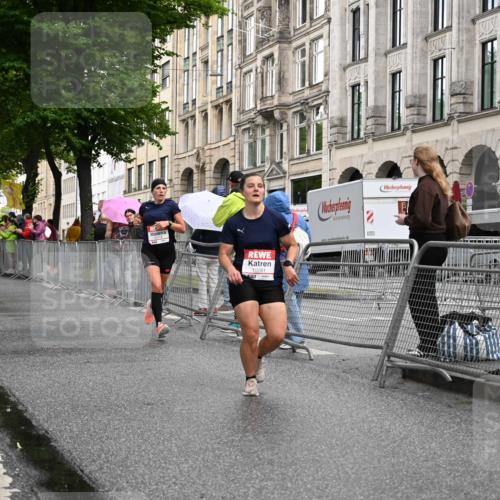 14.06.2026 - REWE Women's Run J. Mangold http://msf.ph/oto/9768618 14.06.2026 09:47:12 Ziel 10081, 10118, 10994 meine-sportfotos.de