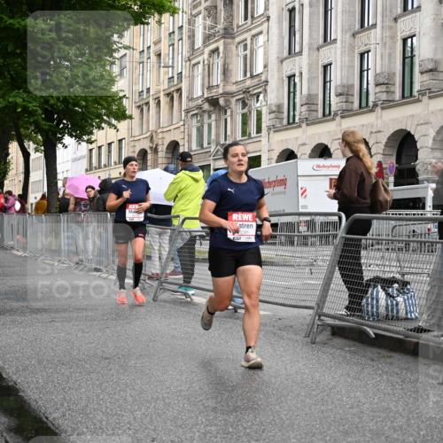 14.06.2026 - REWE Women's Run J. Mangold http://msf.ph/oto/9768621 14.06.2026 09:47:12 Ziel 10081, 10118, 10994 meine-sportfotos.de