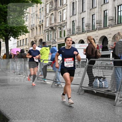 14.06.2026 - REWE Women's Run J. Mangold http://msf.ph/oto/9768623 14.06.2026 09:47:13 Ziel 10081, 10118 meine-sportfotos.de