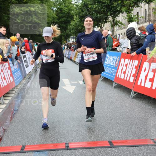 14.06.2026 - REWE Women's Run Strokosch-Dieckow http://msf.ph/oto/9768632 14.06.2026 09:53:23 Ziel 10107, 10424, 10693, 10768, 11173, 11212, 11272 meine-sportfotos.de