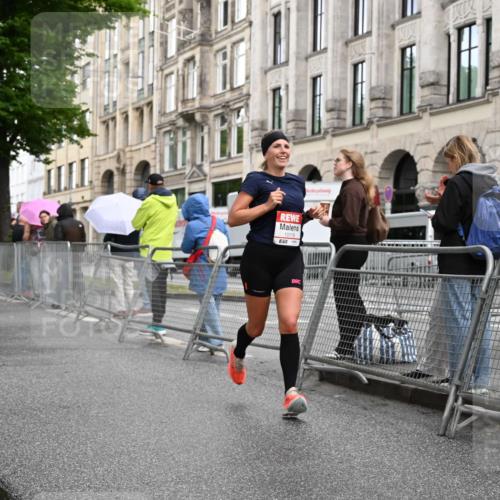 14.06.2026 - REWE Women's Run J. Mangold http://msf.ph/oto/9768634 14.06.2026 09:47:14 Ziel 10081, 10118 meine-sportfotos.de