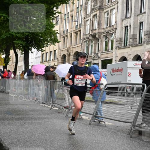 14.06.2026 - REWE Women's Run J. Mangold http://msf.ph/oto/9768655 14.06.2026 09:47:23 Ziel 10120, 10206, 10790, 10808 meine-sportfotos.de