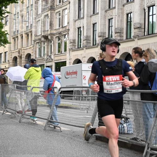 14.06.2026 - REWE Women's Run J. Mangold http://msf.ph/oto/9768667 14.06.2026 09:47:24 Ziel 10120, 10206, 10790, 10808 meine-sportfotos.de