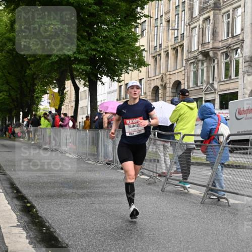 14.06.2026 - REWE Women's Run J. Mangold http://msf.ph/oto/9768668 14.06.2026 09:47:26 Ziel 10206, 10790, 10808 meine-sportfotos.de
