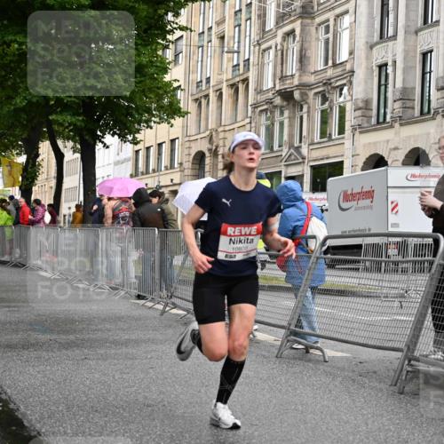 14.06.2026 - REWE Women's Run J. Mangold http://msf.ph/oto/9768674 14.06.2026 09:47:26 Ziel 10206, 10790, 10808 meine-sportfotos.de
