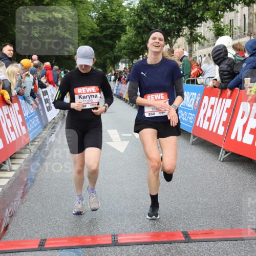 14.06.2026 - REWE Women's Run Strokosch-Dieckow http://msf.ph/oto/9768678 14.06.2026 09:53:23 Ziel 10107, 10424, 10693, 10768, 11173, 11212, 11272 meine-sportfotos.de