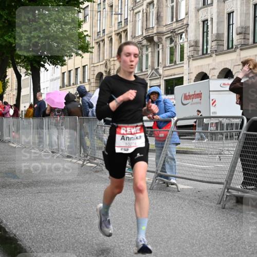 14.06.2026 - REWE Women's Run J. Mangold http://msf.ph/oto/9768694 14.06.2026 09:47:44 Ziel 10274, 10489 meine-sportfotos.de