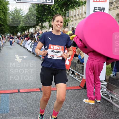 14.06.2026 - REWE Women's Run Strokosch-Dieckow http://msf.ph/oto/9768733 14.06.2026 09:53:26 Ziel 10107, 10424, 10768, 11212, 11272 meine-sportfotos.de